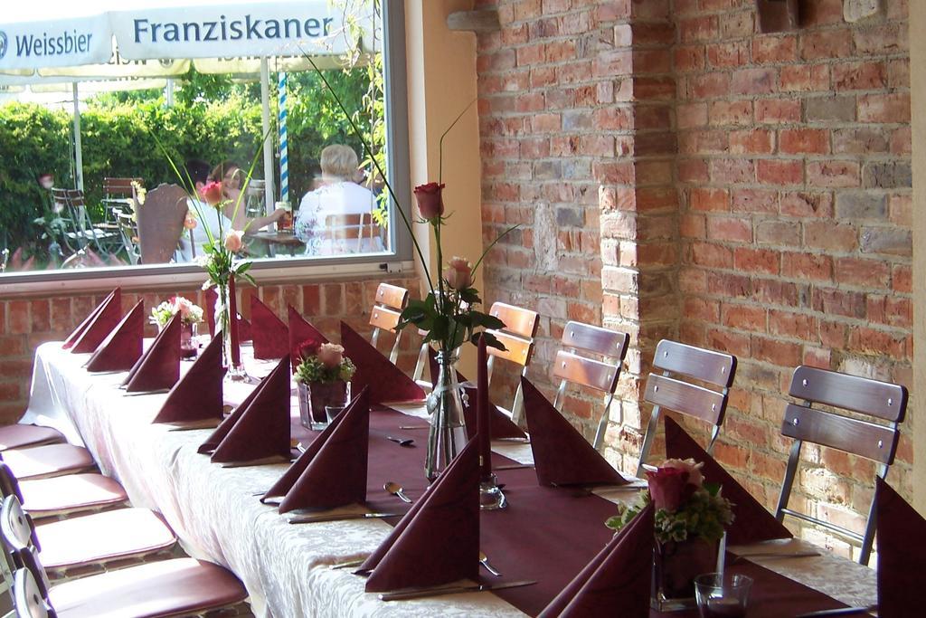 Landhotel Zum Adler Oberbechingen Buitenkant foto