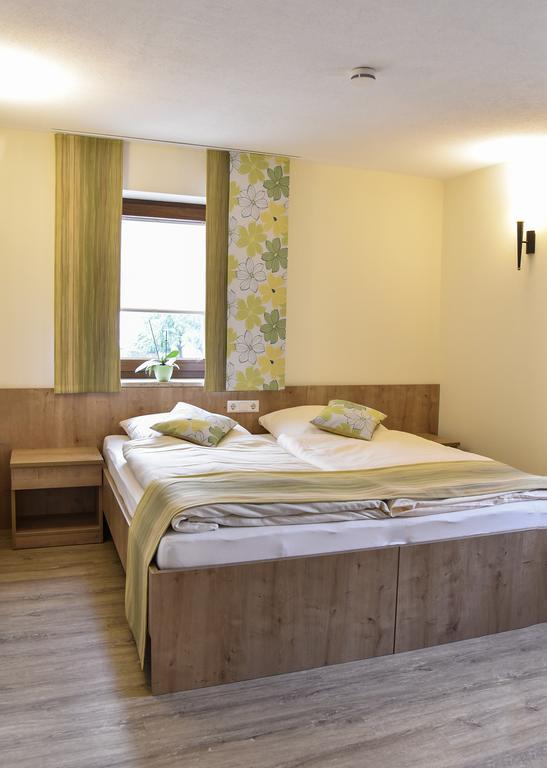 Landhotel Zum Adler Oberbechingen Buitenkant foto
