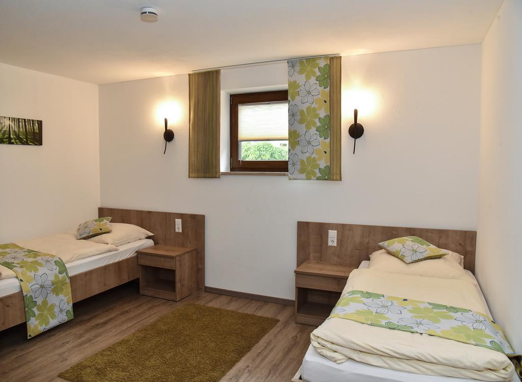 Landhotel Zum Adler Oberbechingen Buitenkant foto