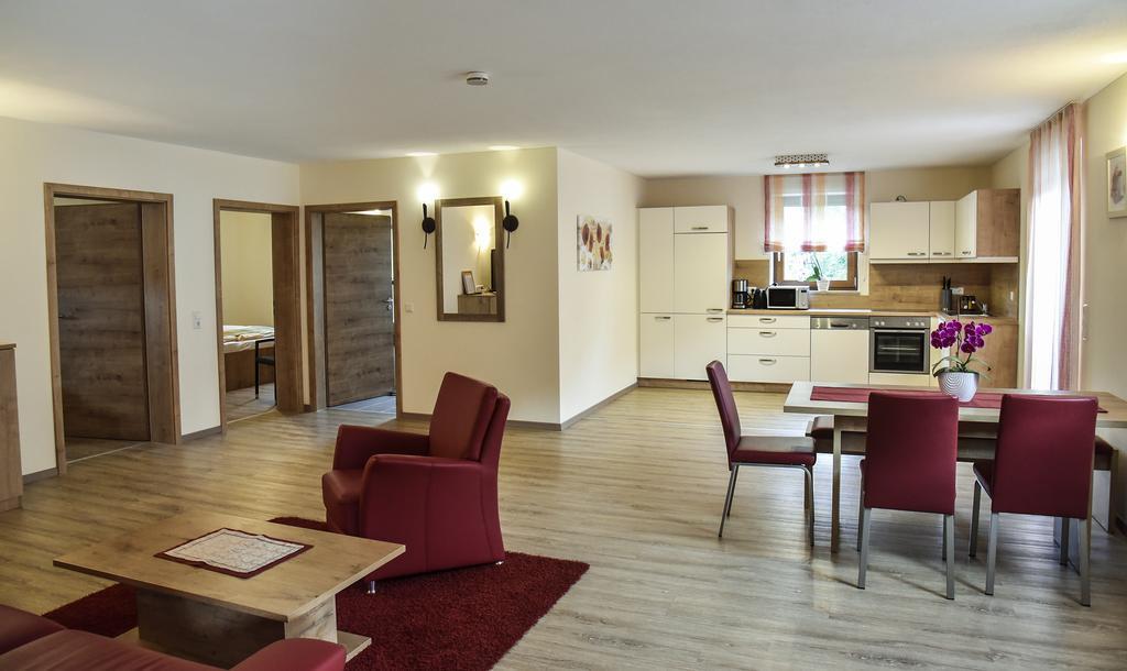 Landhotel Zum Adler Oberbechingen Buitenkant foto