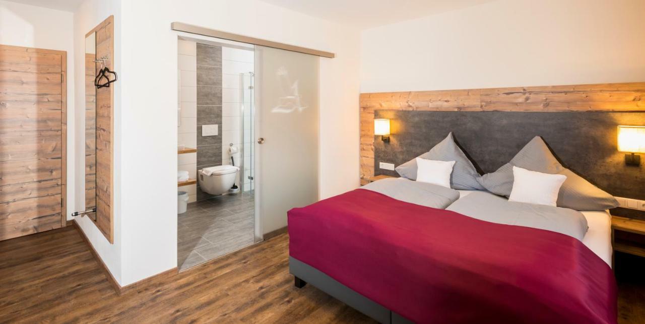 Landhotel Zum Adler Oberbechingen Buitenkant foto
