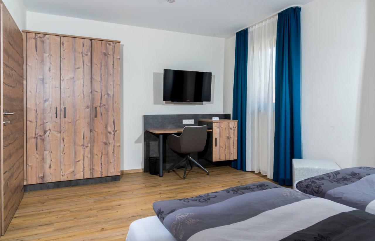 Landhotel Zum Adler Oberbechingen Buitenkant foto